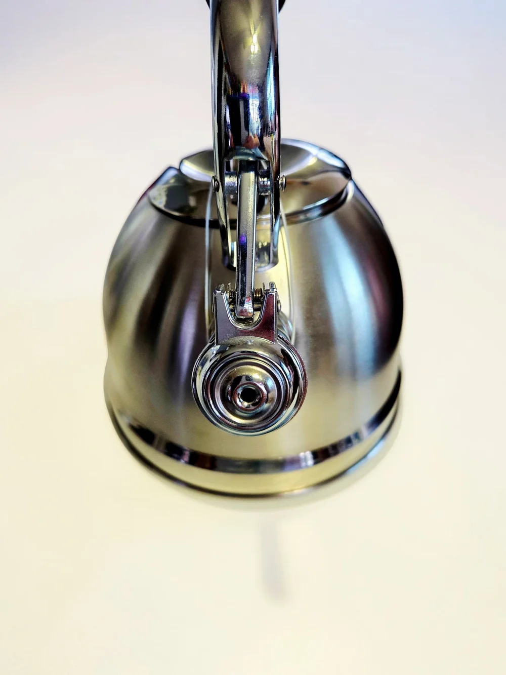 NEW Well Equipped Kitchen Stainless Steel 2.6 Quart Whistling  Kettle NWThttps:/